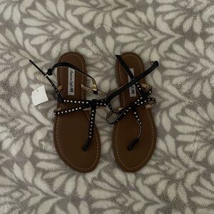 American Eagle Studded Sandalsla